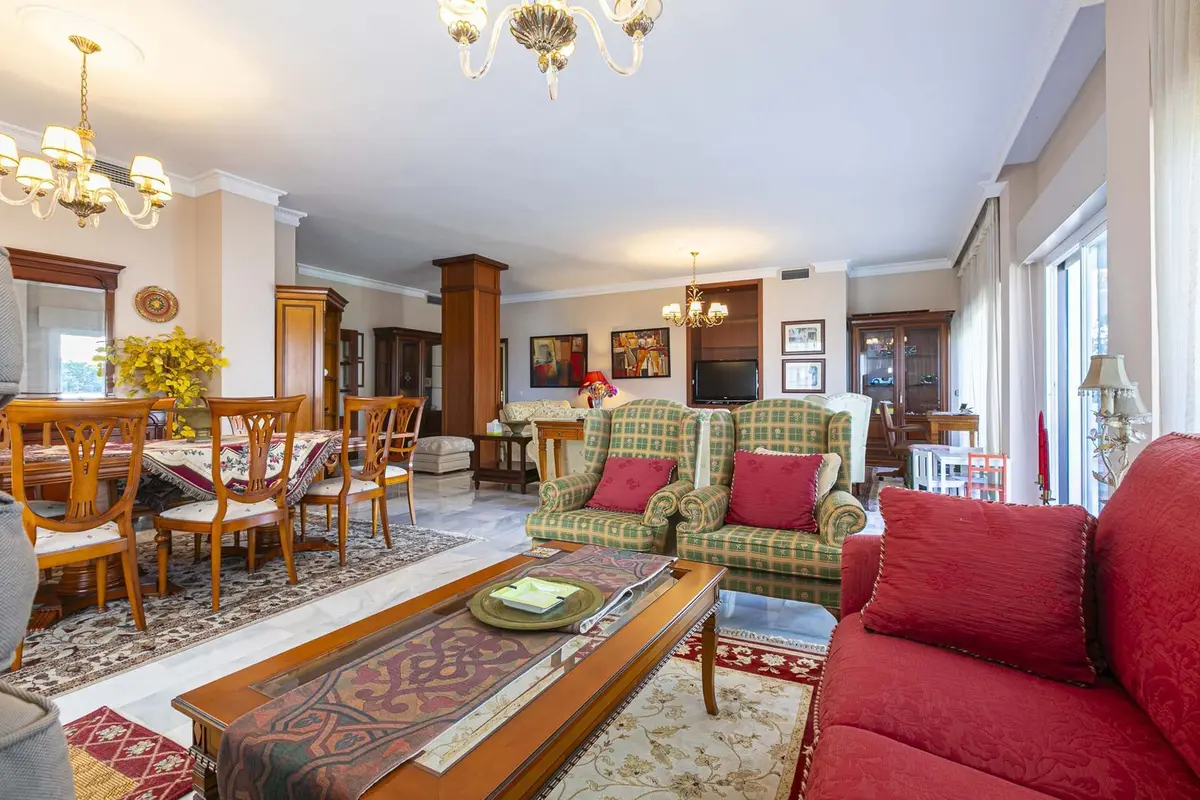 Middle Floor Apartment in Nueva Andalucía