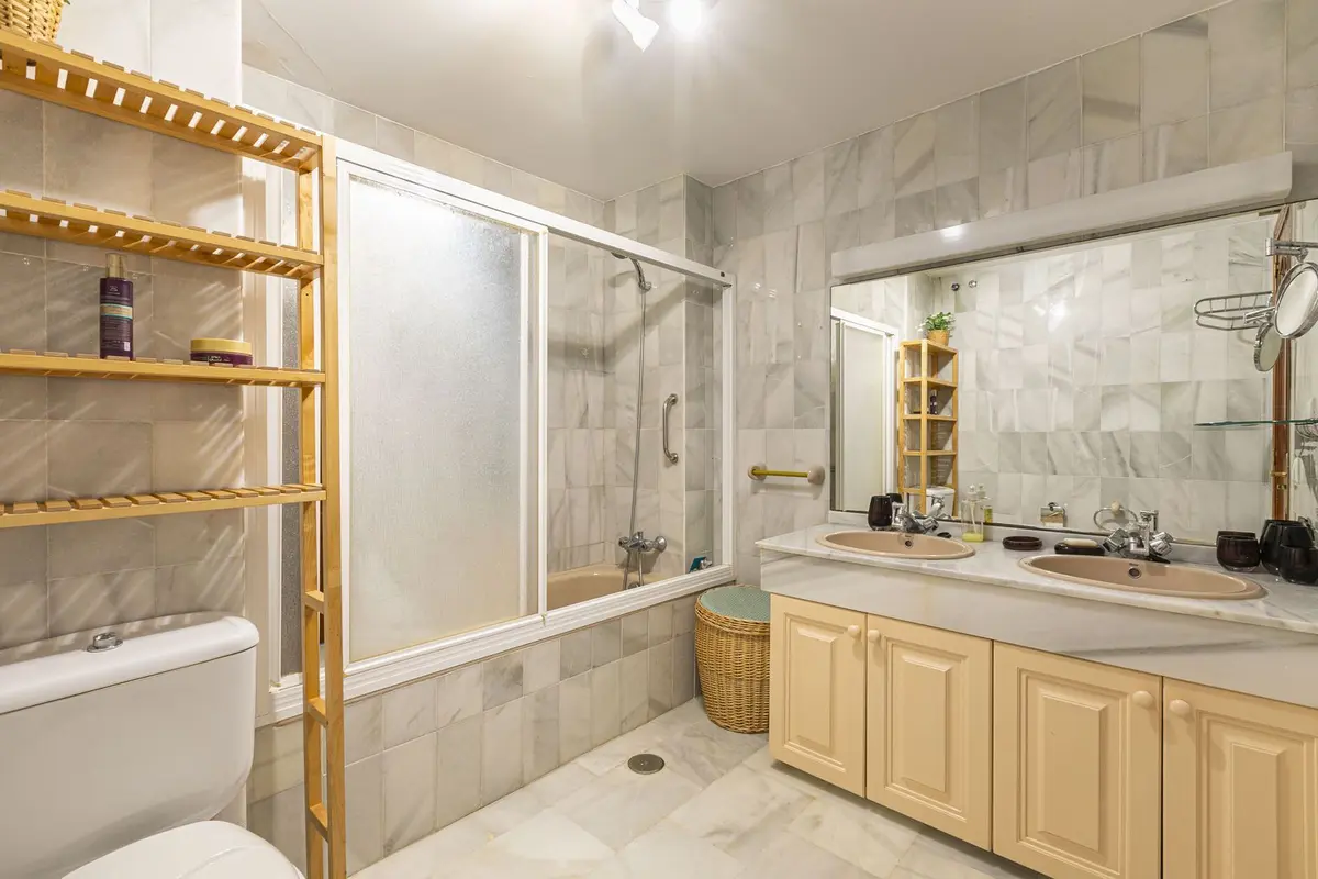 Middle Floor Apartment in Nueva Andalucía