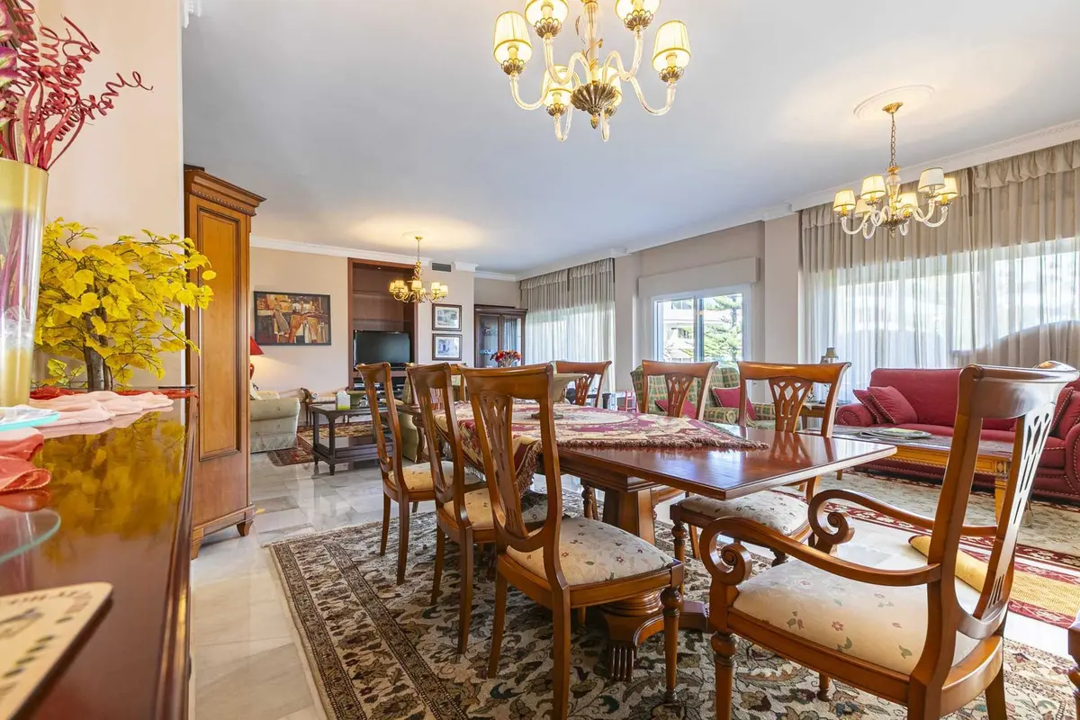 Middle Floor Apartment in Nueva Andalucía