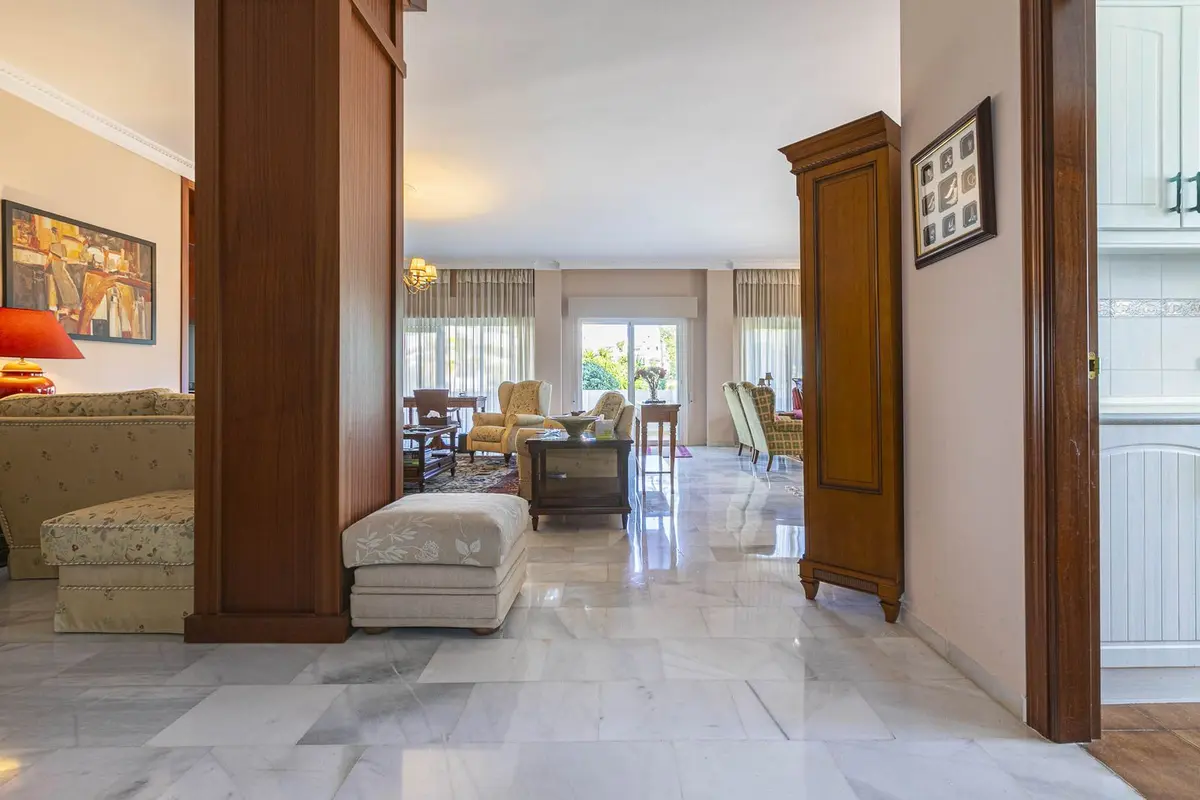 Middle Floor Apartment in Nueva Andalucía