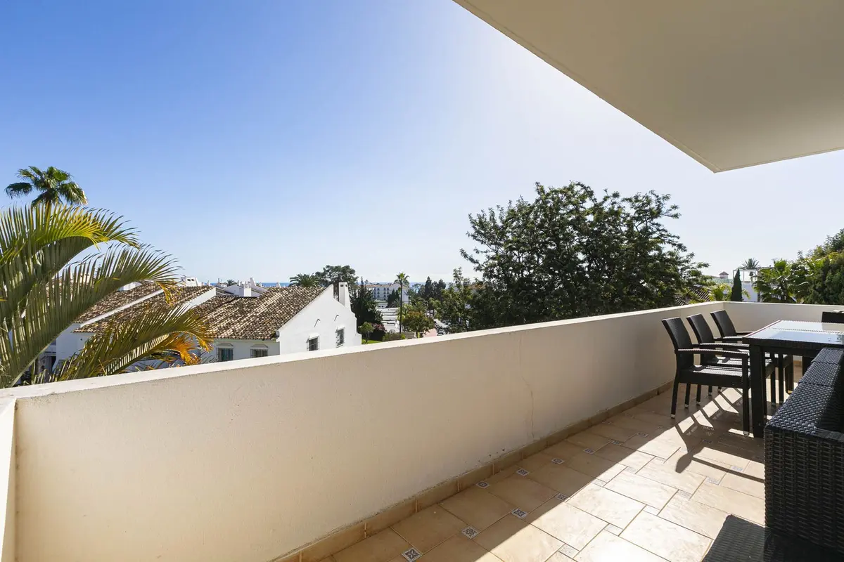 Middle Floor Apartment in Nueva Andalucía