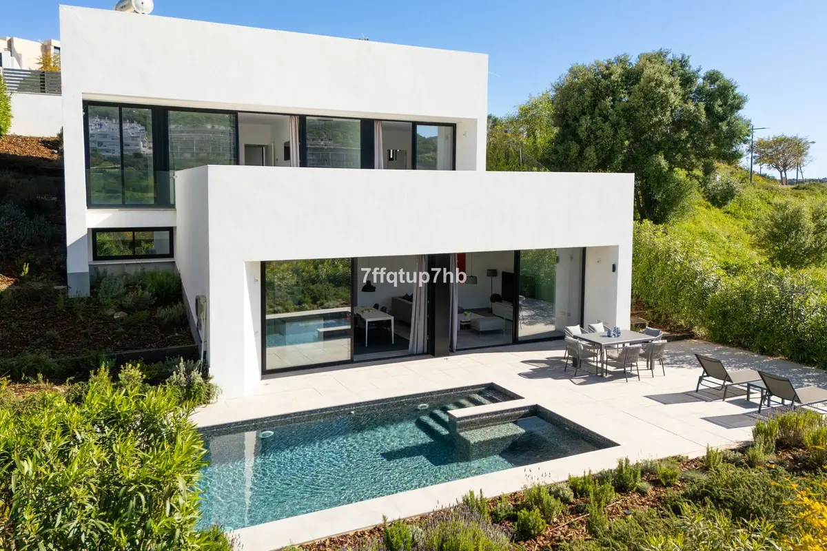 Detached Villa in Estepona