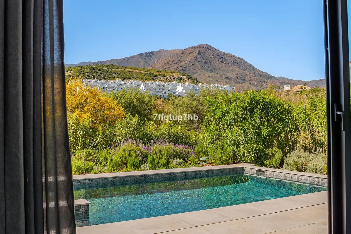 Detached Villa in Estepona