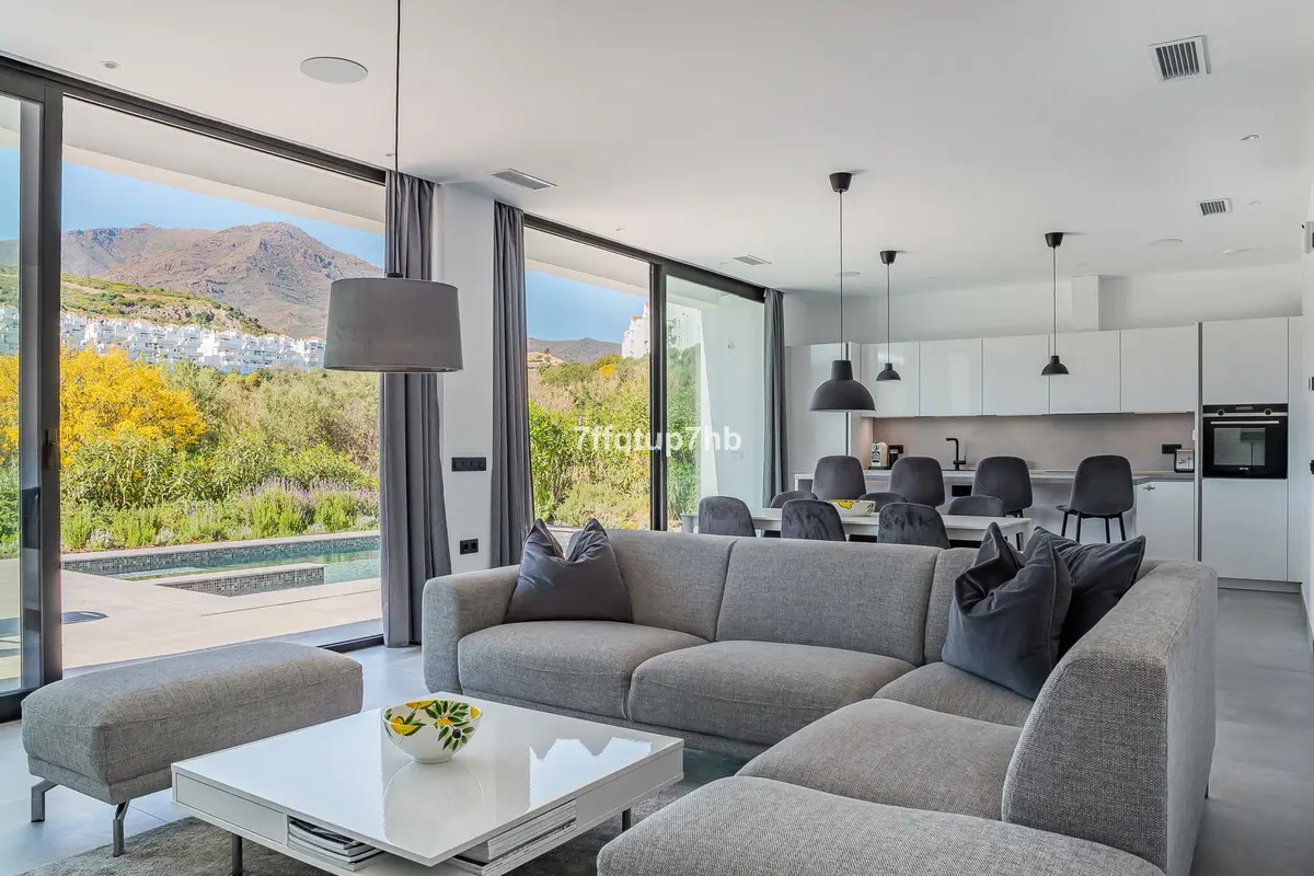 Detached Villa in Estepona