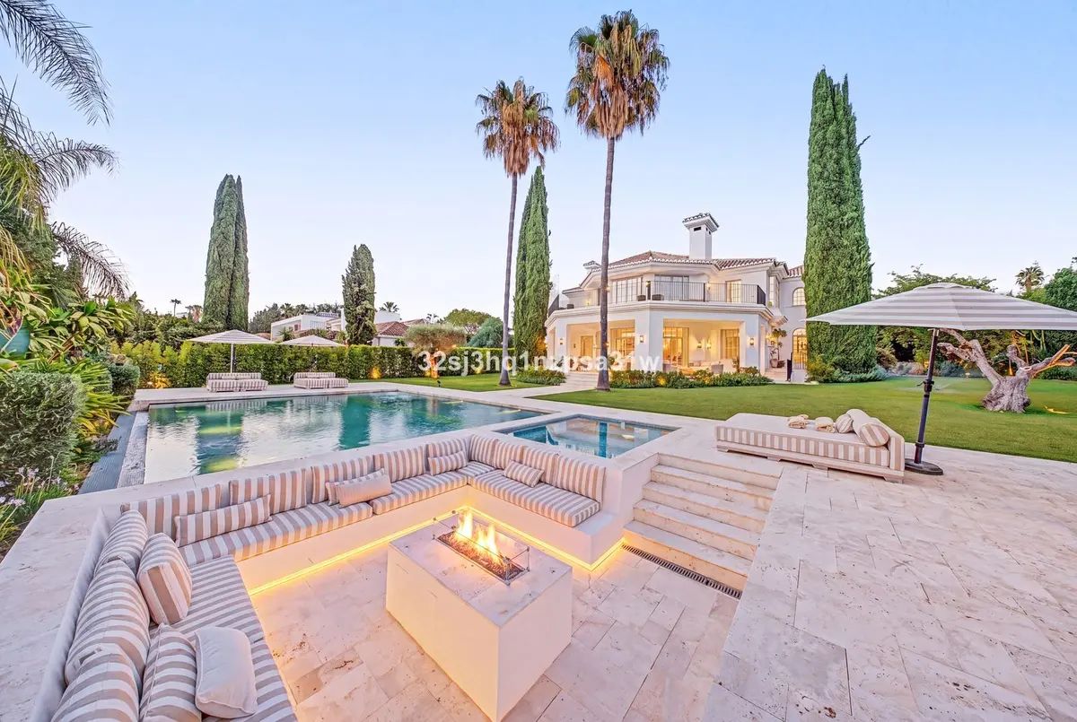 Detached Villa in Nueva Andalucía