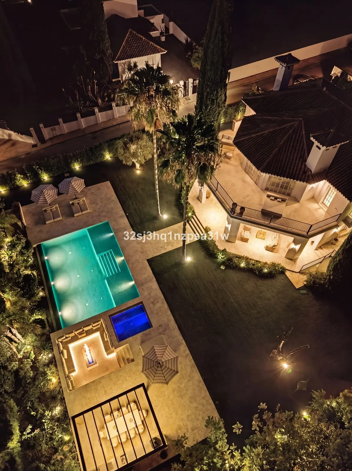 Detached Villa in Nueva Andalucía