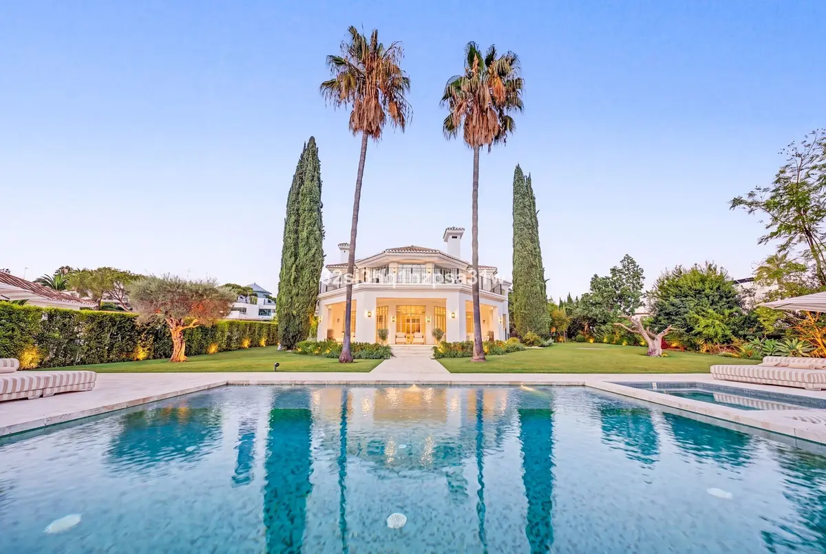 Detached Villa in Nueva Andalucía