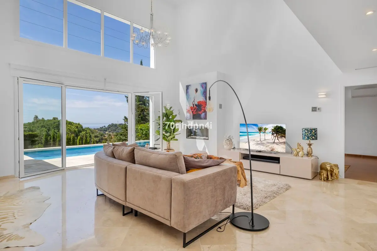 Detached Villa in Estepona