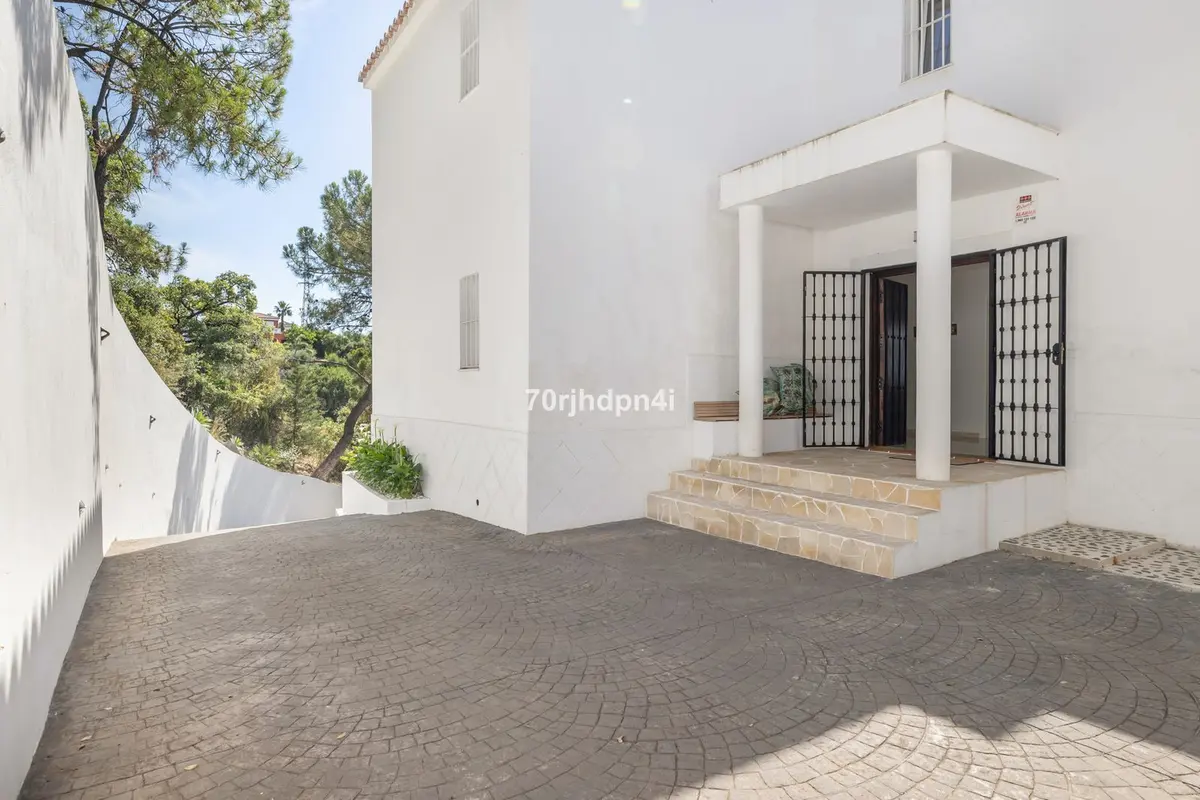 Detached Villa in Estepona