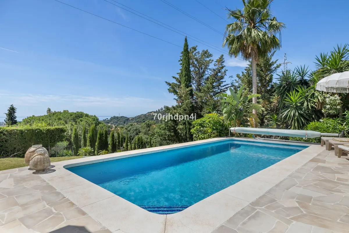 Detached Villa in Estepona