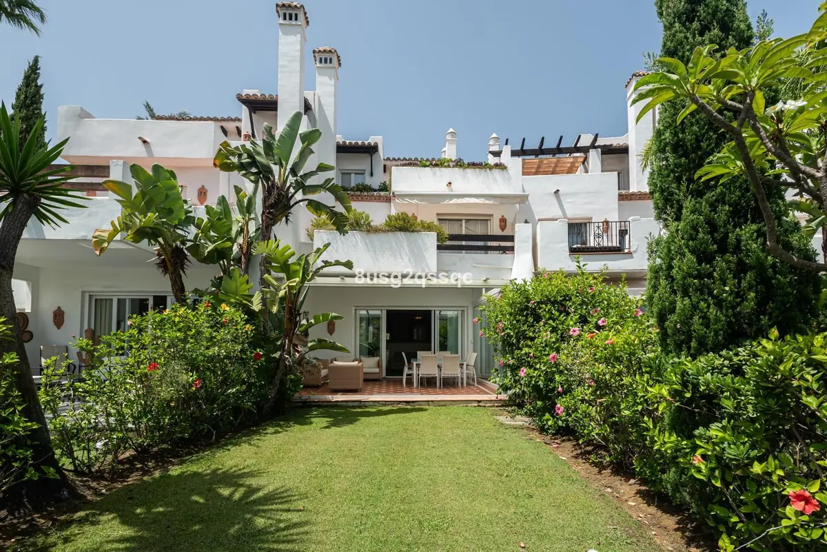 Semi-Detached House in Costalita