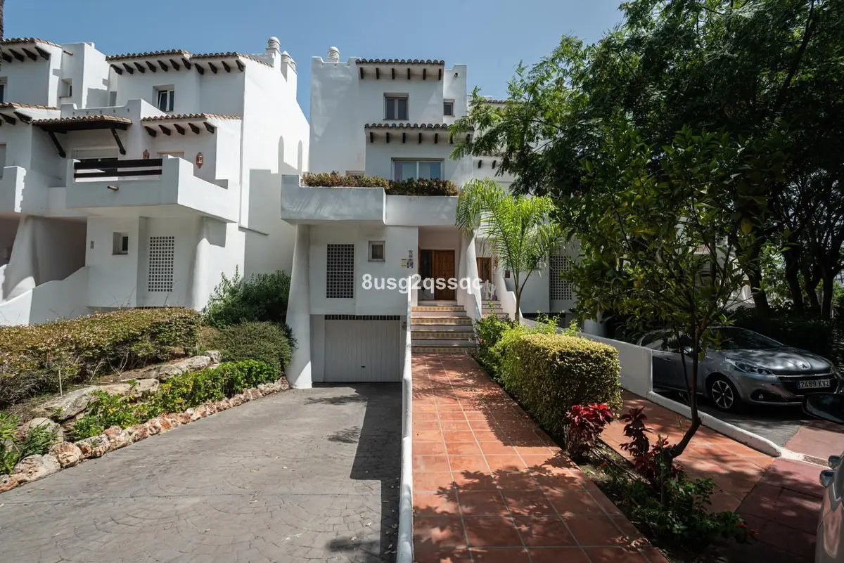 Semi-Detached House in Costalita